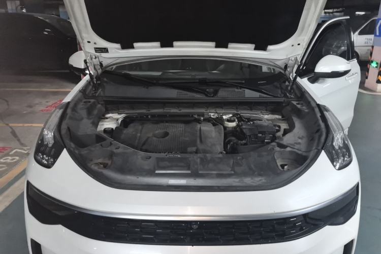 Used Lynk & Co 01 2021 2.0TD Two-Wheel-Drive Pro Trim Engine Bay