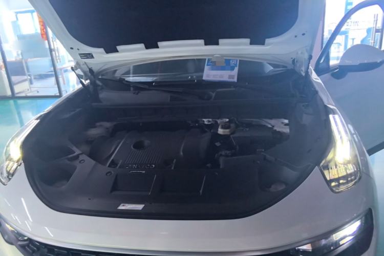 Used Lynk & Co 01 2021 2.0TD Two-Wheel-Drive Pro Trim Engine Bay