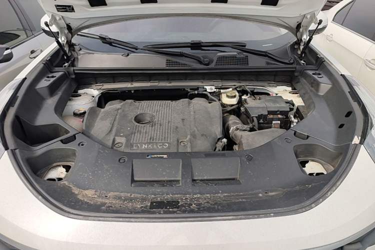 Used Lynk & Co 01 2021 2.0TD Two-Wheel-Drive Pro Trim Engine Bay