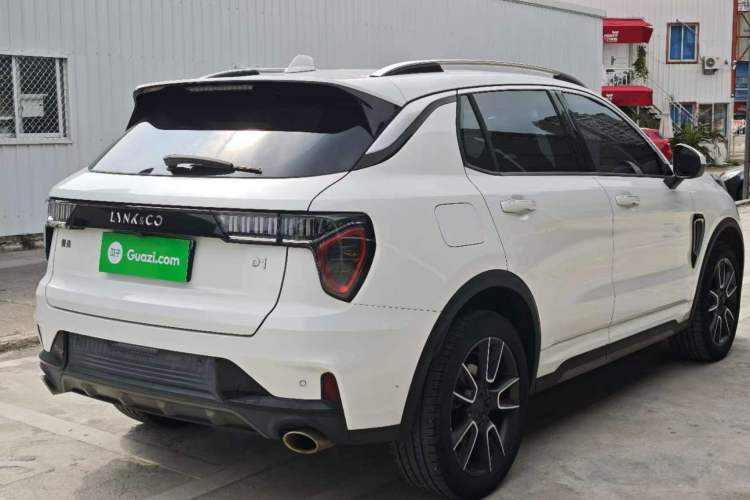 Used Lynk & Co 01 2021 2.0TD Two-Wheel-Drive Pro Trim Exterior 2
