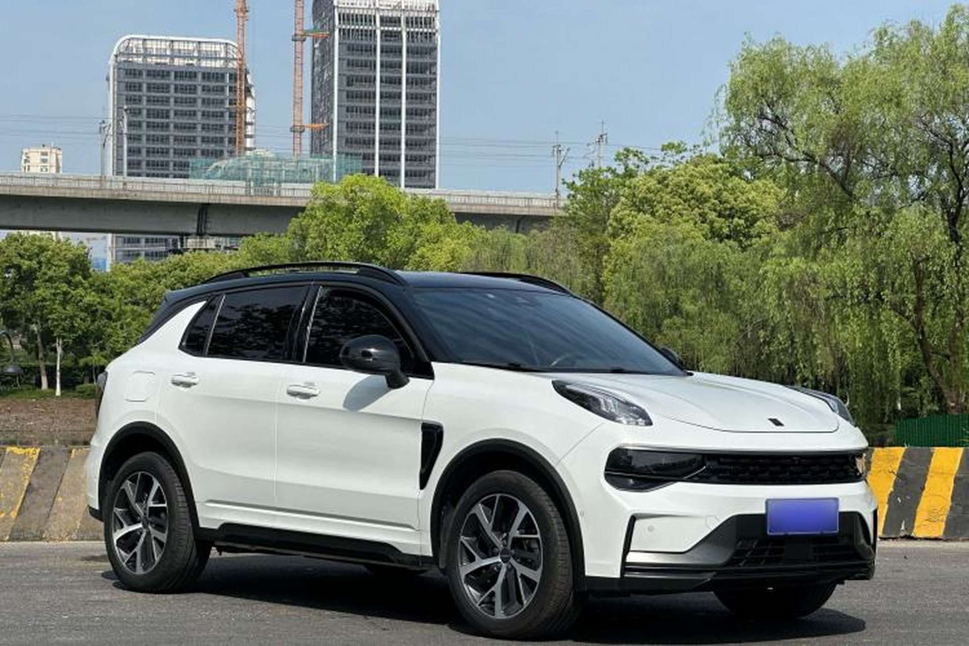 Used Lynk & Co 01 2021 2.0TD Four-Wheel Drive Hype-Halo Exterior 3