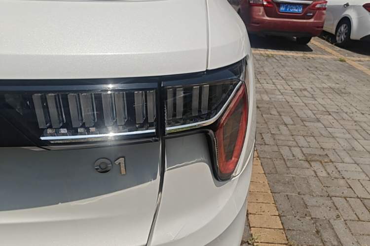 Used Lynk & Co 01 2021 2.0TD Two-Wheel-Drive Pro Trim Exterior 3