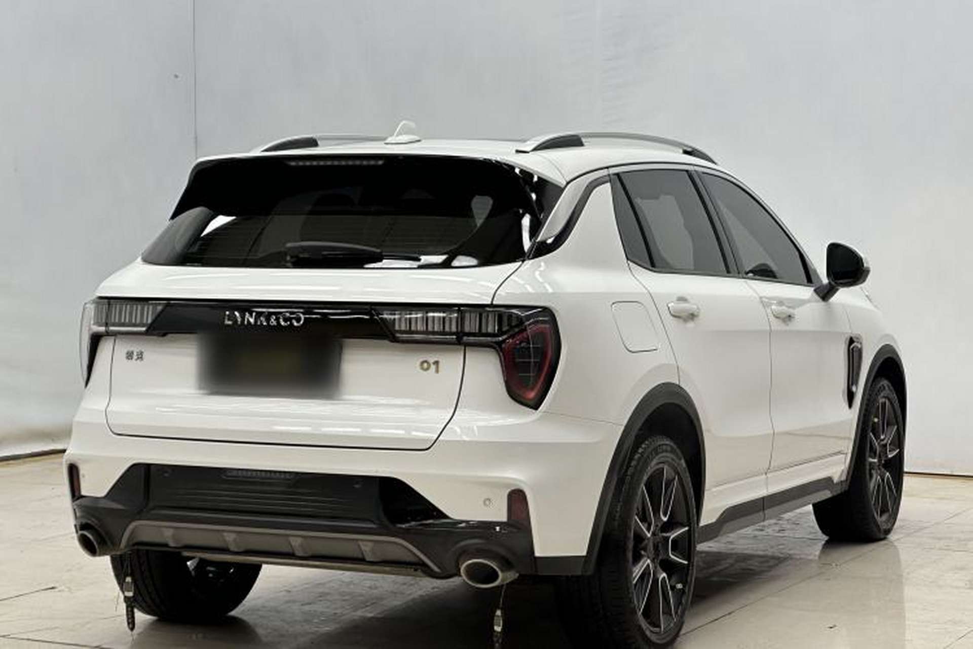 Used Lynk & Co 01 2021 2.0TD Two-Wheel-Drive Pro Trim Exterior 4