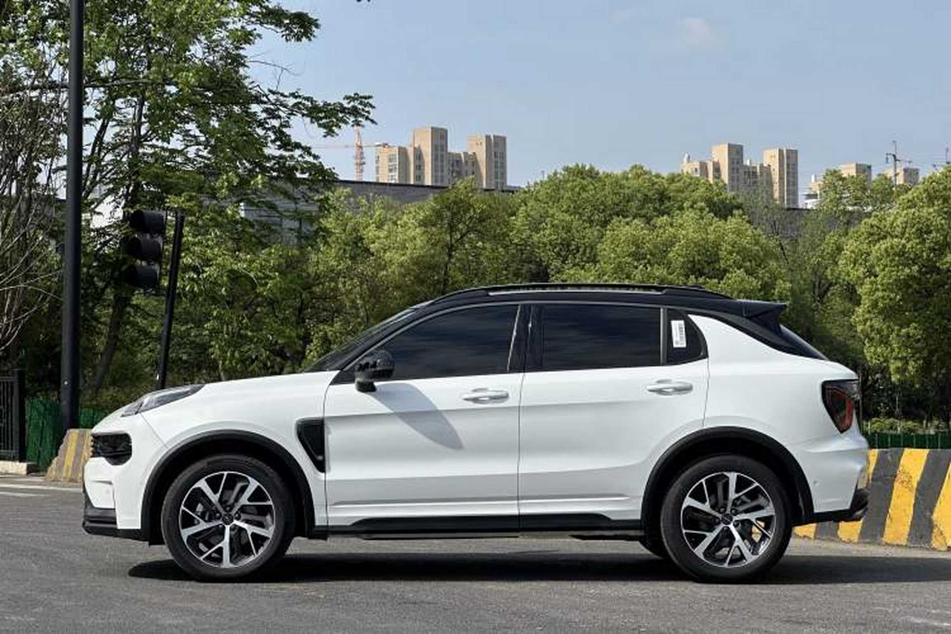 Used Lynk & Co 01 2021 2.0TD Four-Wheel Drive Hype-Halo Exterior 4