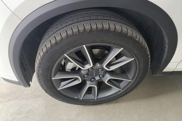 Used Lynk & Co 01 2021 2.0TD Two-Wheel-Drive Pro Trim Exterior 4