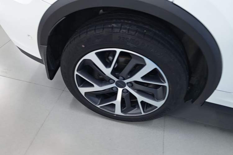 Used Lynk & Co 01 2021 2.0TD Four-Wheel Drive Hype-Halo Exterior 5