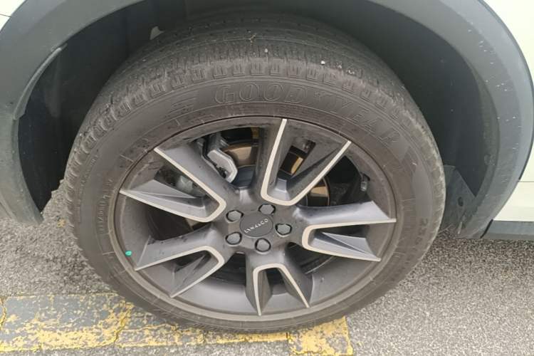 Used Lynk & Co 01 2021 2.0TD Two-Wheel-Drive Pro Trim Exterior 5