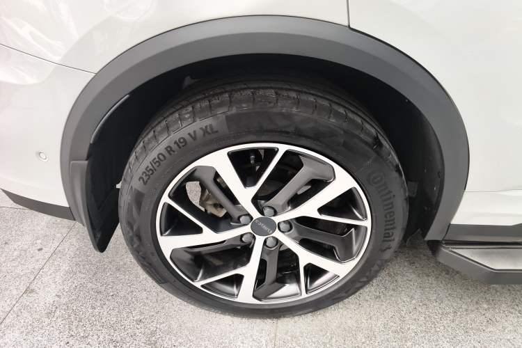 Used Lynk & Co 01 2021 2.0TD Four-Wheel Drive Hype-Halo Exterior 5