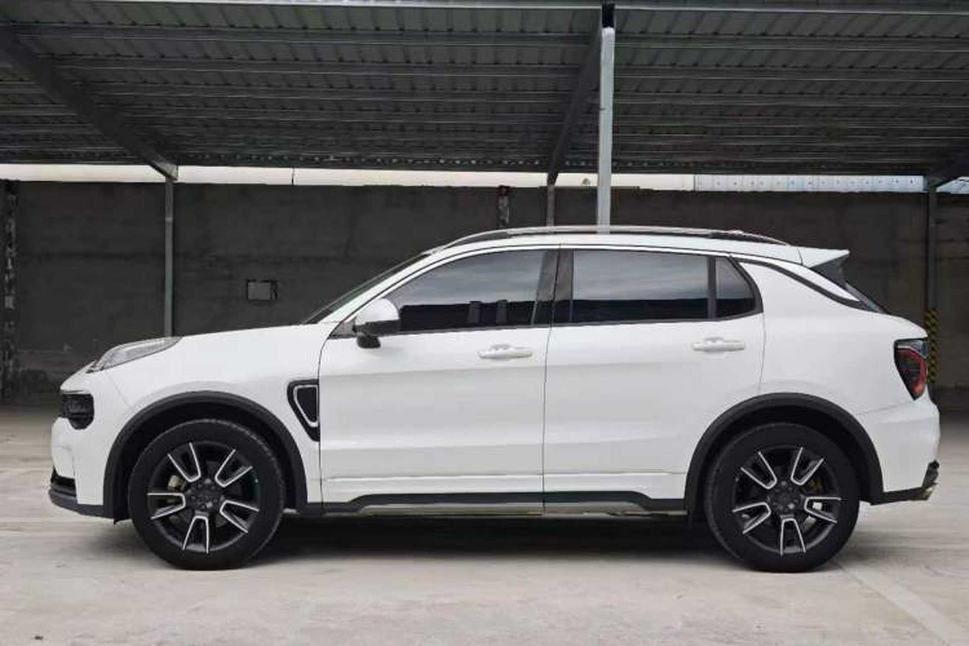 Used Lynk & Co 01 2021 2.0TD Two-Wheel-Drive Pro Trim Exterior 6