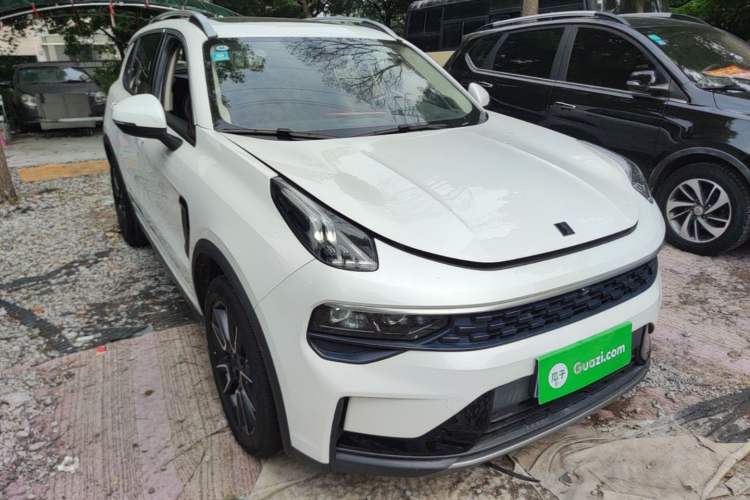 Used Lynk & Co 01 2021 2.0TD Two-Wheel-Drive Pro Trim Front Right 45 Deg