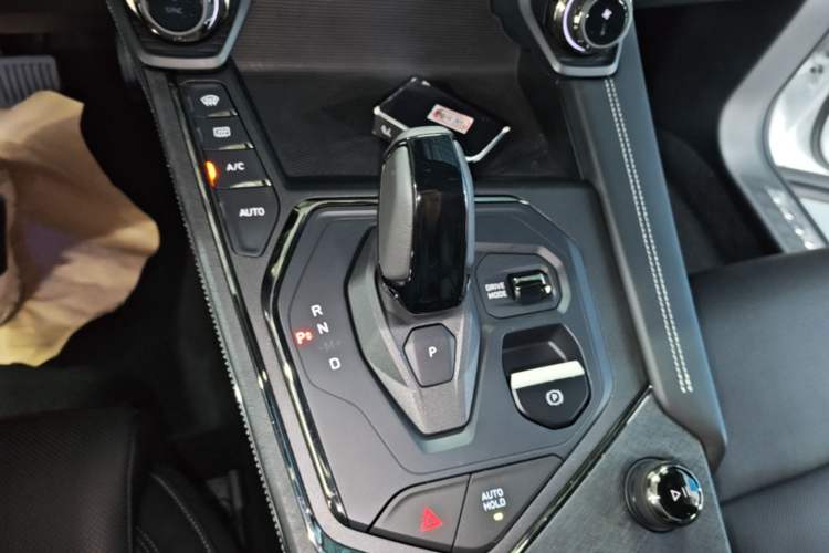 Used Lynk & Co 01 2021 2.0TD Four-Wheel Drive Hype-Halo Gear Lever