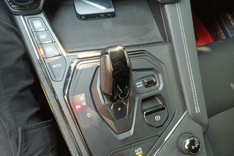 Used Lynk & Co 01 2021 2.0TD Four-Wheel Drive Dark Night Edition Gear Lever
