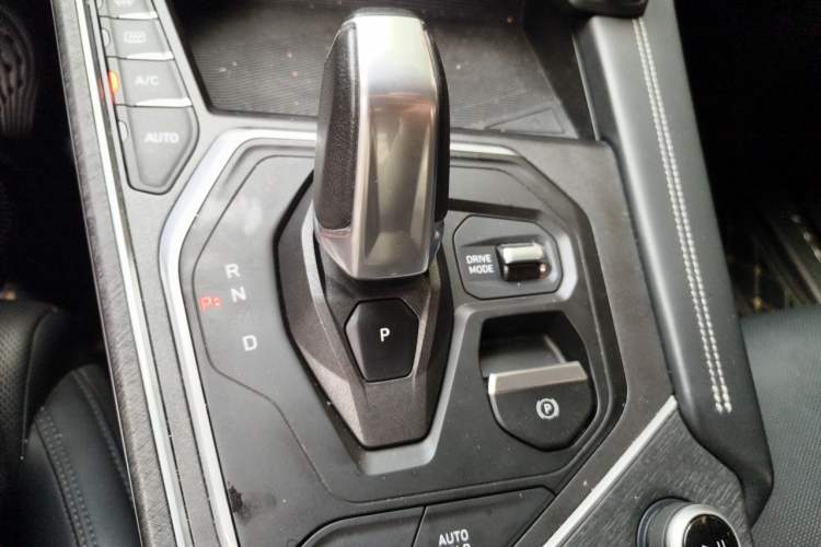 Used Lynk & Co 01 2021 2.0TD Two-Wheel-Drive Pro Trim Gear Lever