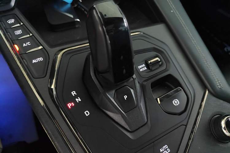 Used Lynk & Co 01 2021 2.0TD Four-Wheel Drive Hype-Halo Gear Lever