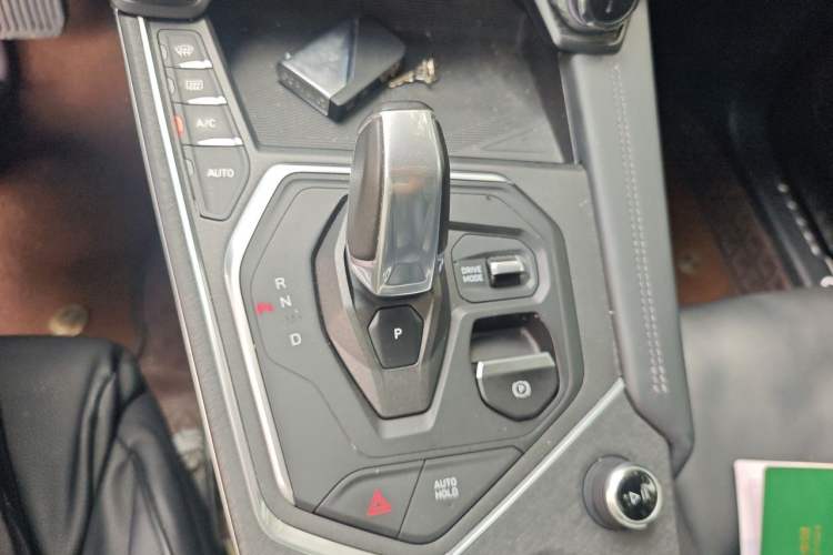 Used Lynk & Co 01 2021 2.0TD Two-Wheel-Drive Pro Trim Gear Lever