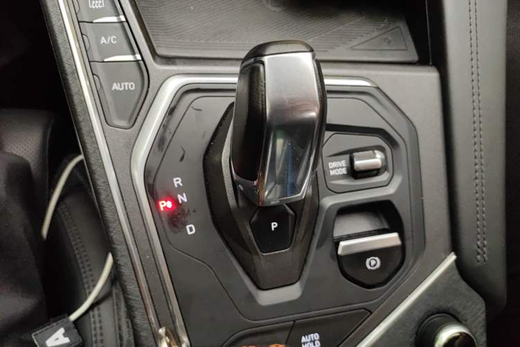 Used Lynk & Co 01 2021 2.0TD Two-Wheel-Drive Pro Trim Gear Lever