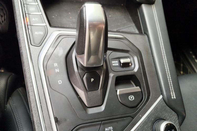 Used Lynk & Co 01 2021 2.0TD Two-Wheel-Drive Pro Trim Gear Lever