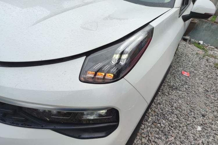 Used Lynk & Co 01 2021 2.0TD Two-Wheel-Drive Pro Trim Left Front Headlight
