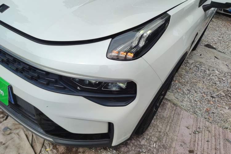 Used Lynk & Co 01 2021 2.0TD Two-Wheel-Drive Pro Trim Left Front Headlight