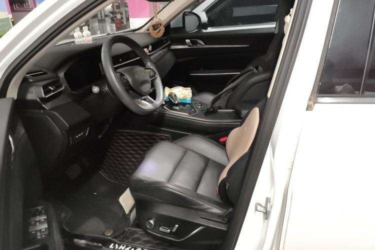 Used Lynk & Co 01 2021 2.0TD Two-Wheel-Drive Pro Trim Left Front Seat