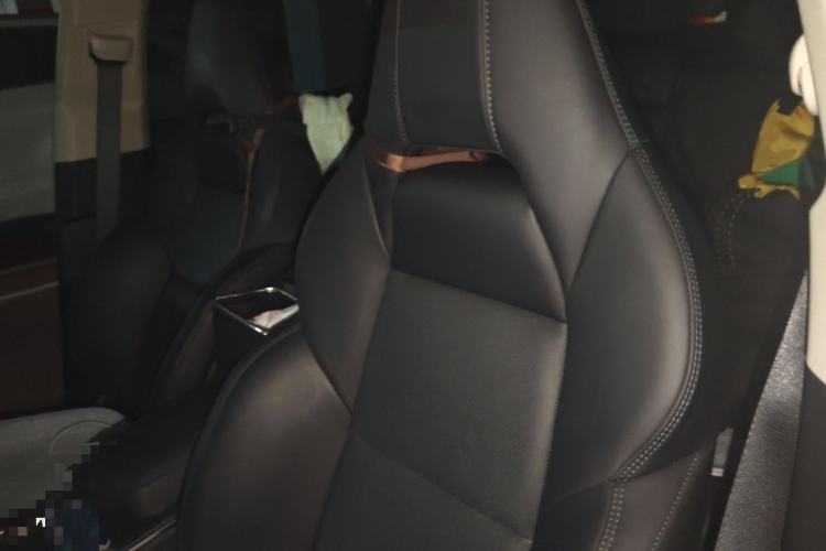 Used Lynk & Co 01 2021 2.0TD Two-Wheel-Drive Pro Trim Left Front Seat