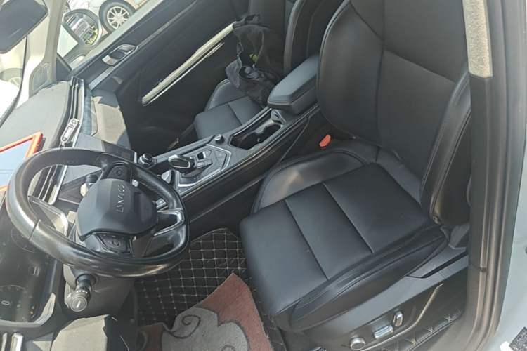 Used Lynk & Co 01 2021 2.0TD Two-Wheel-Drive Pro Trim Left Front Seat