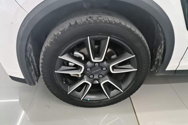 Used Lynk & Co 01 2021 2.0TD Two-Wheel-Drive Pro Trim Left Front Wheel Hub