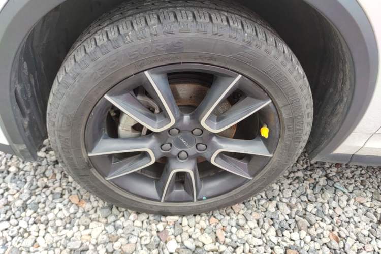 Used Lynk & Co 01 2021 2.0TD Two-Wheel-Drive Pro Trim Left Front Wheel Hub