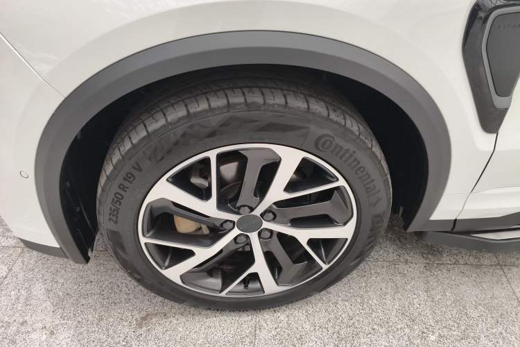 Used Lynk & Co 01 2021 2.0TD Four-Wheel Drive Hype-Halo Left Front Wheel Hub