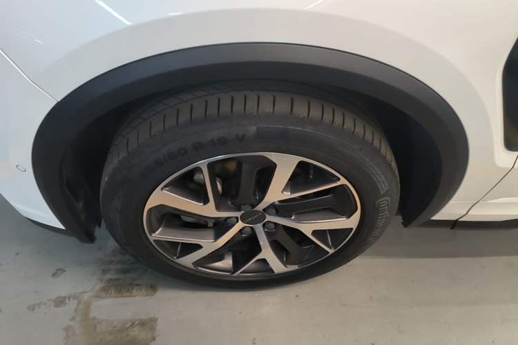 Used Lynk & Co 01 2021 2.0TD Four-Wheel Drive Hype-Halo Left Front Wheel Hub