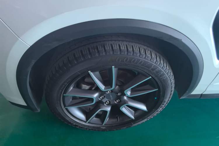 Used Lynk & Co 01 2021 2.0TD Two-Wheel-Drive Pro Trim Left Front Wheel Hub