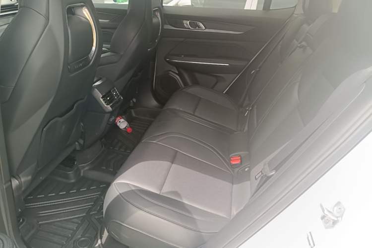 Used Lynk & Co 01 2021 2.0TD Two-Wheel-Drive Pro Trim Left Rear Seat