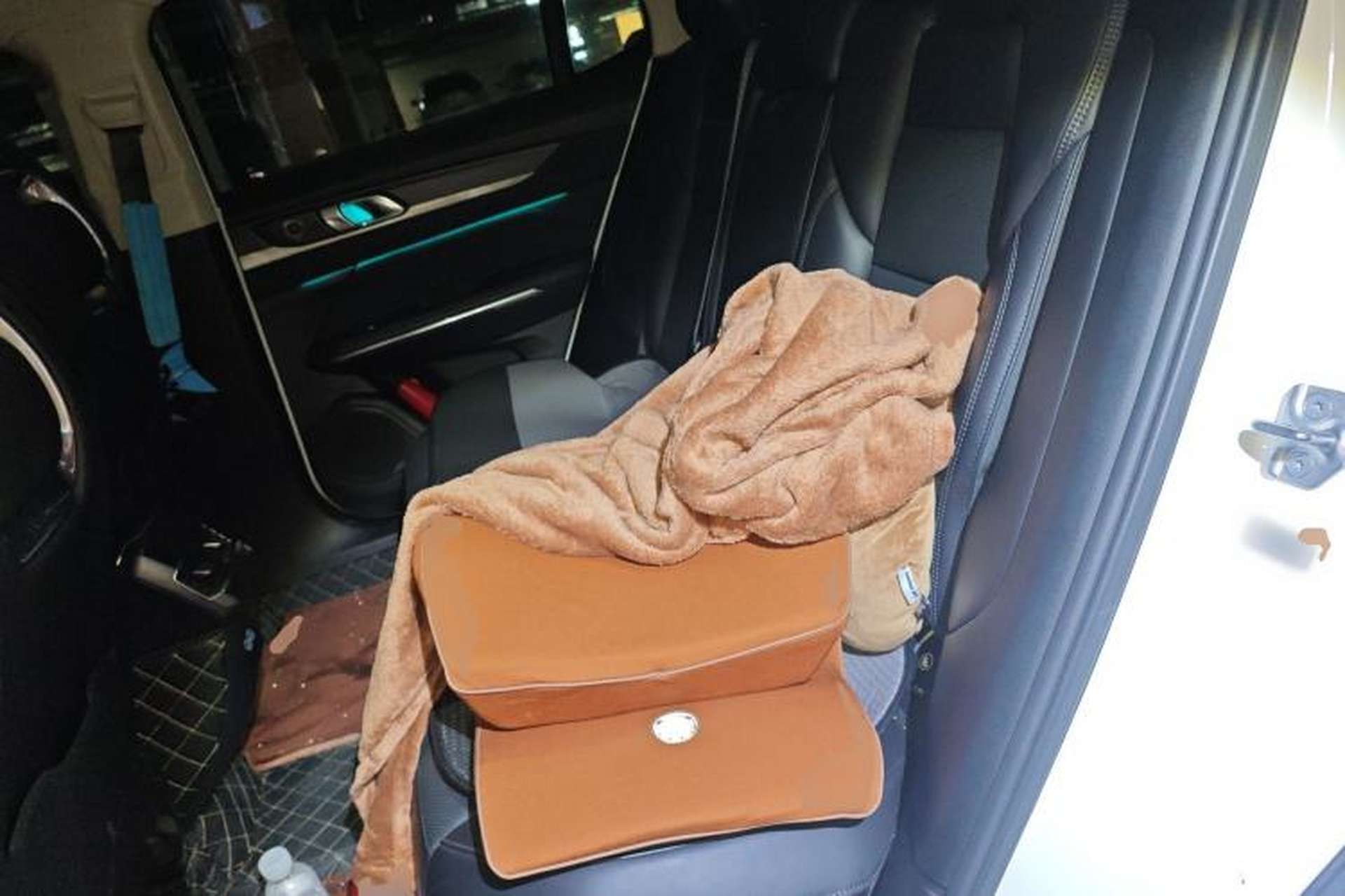 Used Lynk & Co 01 2021 2.0TD Two-Wheel-Drive Pro Trim Left Rear Seat