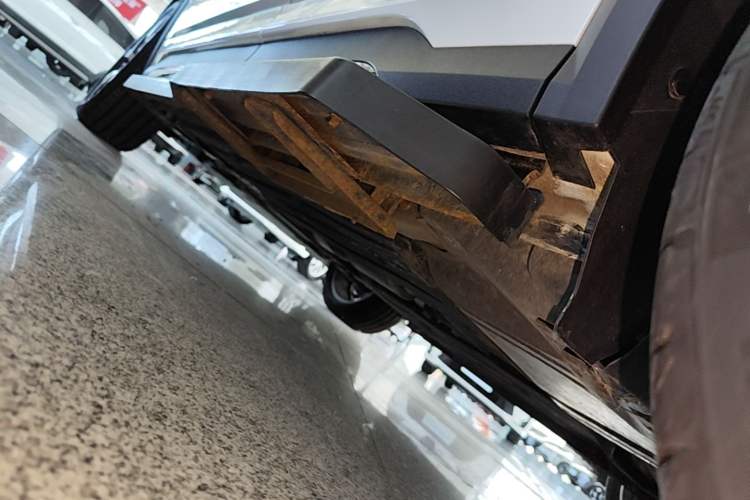 Used Lynk & Co 01 2021 2.0TD Four-Wheel Drive Hype-Halo Left Side Sill