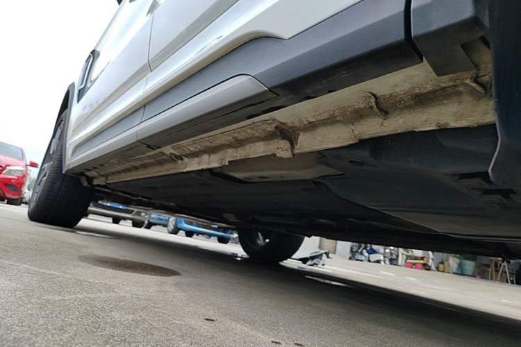 Used Lynk & Co 01 2021 2.0TD Two-Wheel-Drive Pro Trim Left Side Sill
