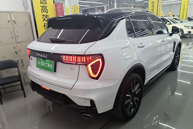 Used Lynk & Co 01 2021 2.0TD Two-Wheel-Drive Pro Trim Rear Right 45 Deg