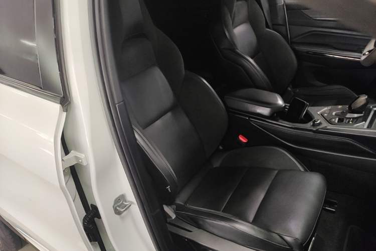 Used Lynk & Co 01 2021 2.0TD Four-Wheel Drive Hype-Halo Right Front Seat