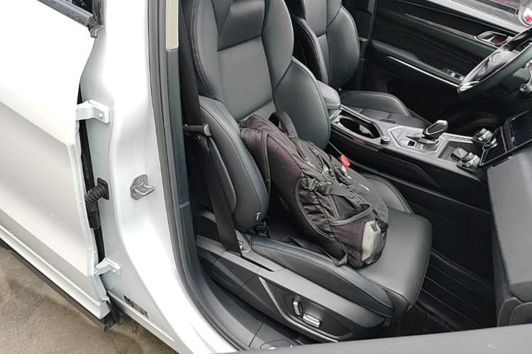 Used Lynk & Co 01 2021 2.0TD Two-Wheel-Drive Pro Trim Right Front Seat