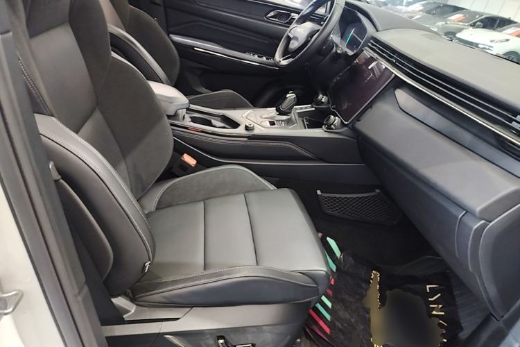 Used Lynk & Co 01 2021 2.0TD Four-Wheel Drive Hype-Halo Right Front Seat