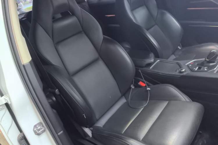 Used Lynk & Co 01 2021 2.0TD Two-Wheel-Drive Pro Trim Right Front Seat