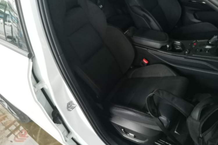 Used Lynk & Co 01 2021 2.0TD Four-Wheel Drive Hype-Halo Right Front Seat