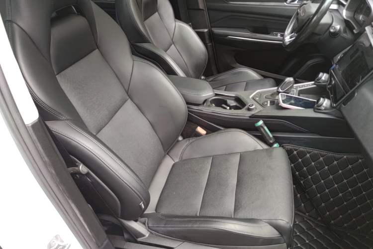Used Lynk & Co 01 2021 2.0TD Two-Wheel-Drive Pro Trim Right Front Seat