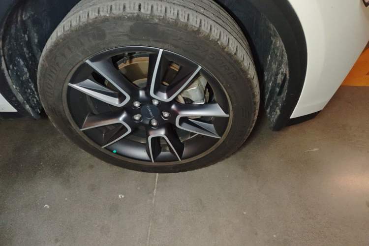 Used Lynk & Co 01 2021 2.0TD Two-Wheel-Drive Pro Trim Right Front Wheel Hub