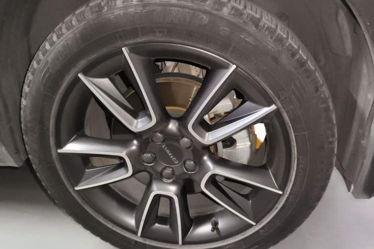 Used Lynk & Co 01 2021 2.0TD Two-Wheel-Drive Pro Trim Right Front Wheel Hub