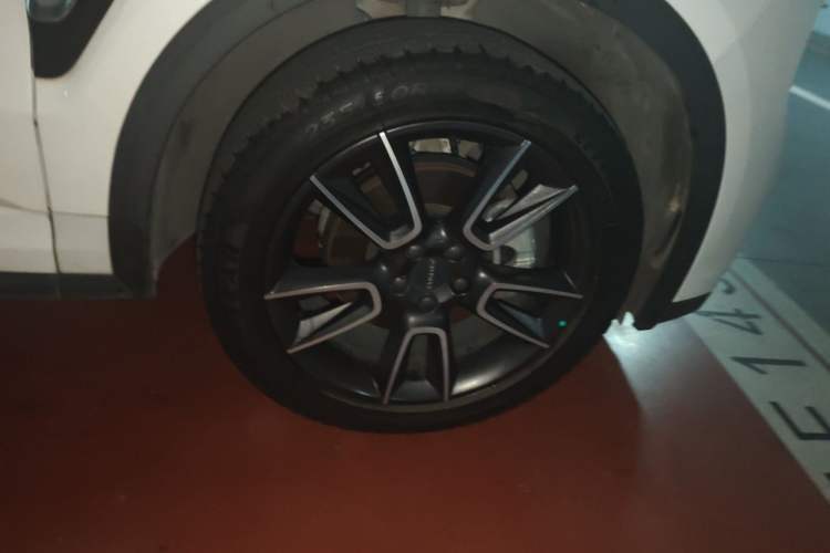 Used Lynk & Co 01 2021 2.0TD Two-Wheel-Drive Pro Trim Right Front Wheel Hub