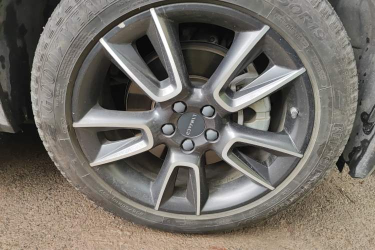 Used Lynk & Co 01 2021 2.0TD Two-Wheel-Drive Pro Trim Right Front Wheel Hub