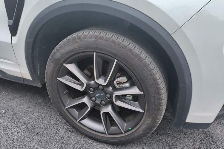 Used Lynk & Co 01 2021 2.0TD Two-Wheel-Drive Pro Trim Right Front Wheel Hub