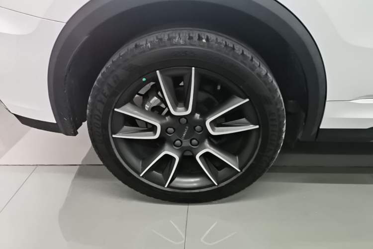 Used Lynk & Co 01 2021 2.0TD Two-Wheel-Drive Pro Trim Right Rear Wheel Hub