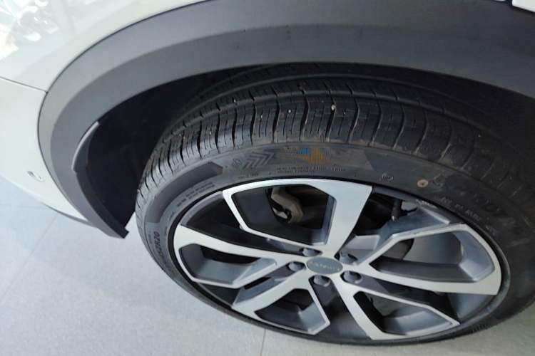 Used Lynk & Co 01 2021 2.0TD Four-Wheel Drive Hype-Halo Right Rear Wheel Hub
