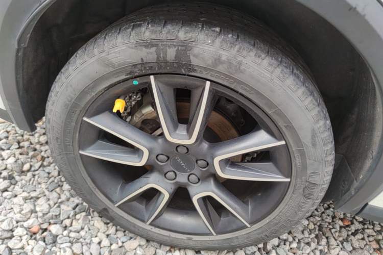 Used Lynk & Co 01 2021 2.0TD Two-Wheel-Drive Pro Trim Right Rear Wheel Hub